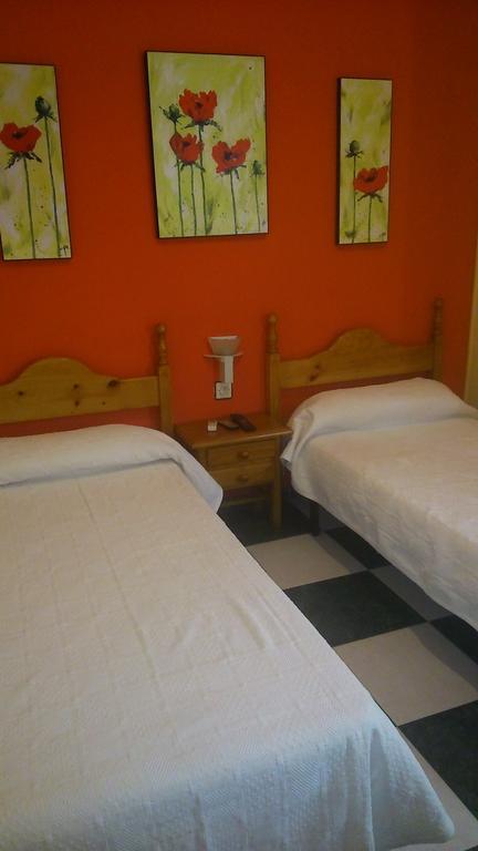 Hostal El Camionero Burguillos Del Cerro Zimmer foto