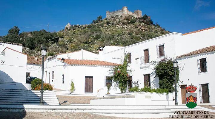 Hostal El Camionero Burguillos Del Cerro Exterior foto